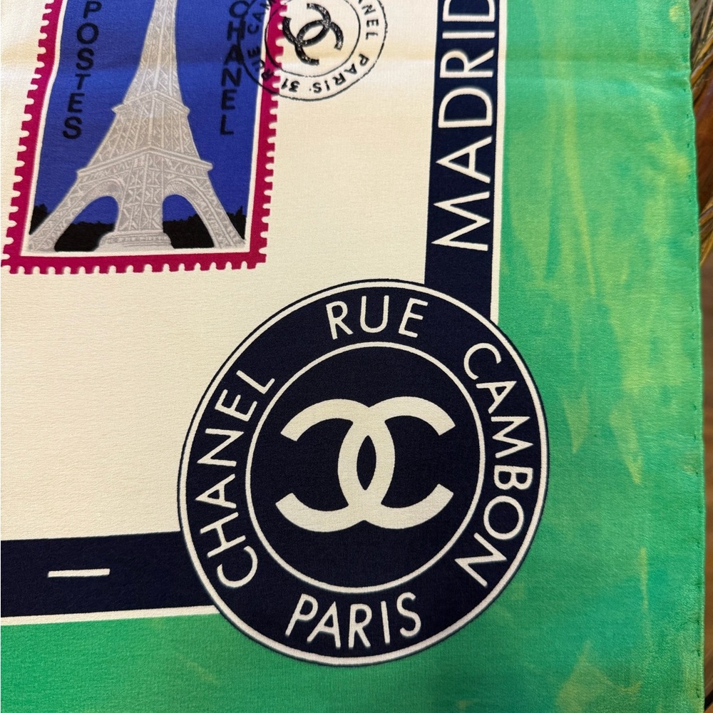 Chanel Scarf - Picture 8 of 8